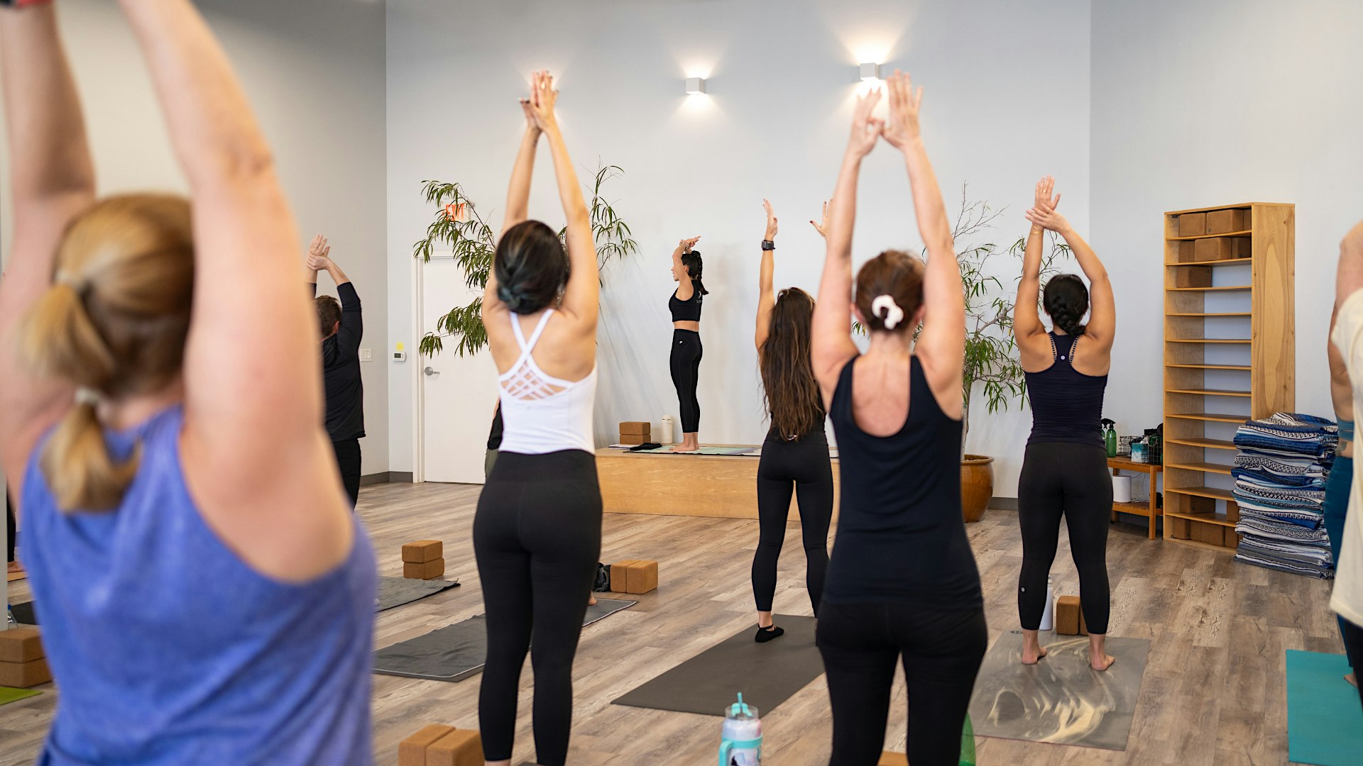 200Hr Training Free Class + Meet the Trainers