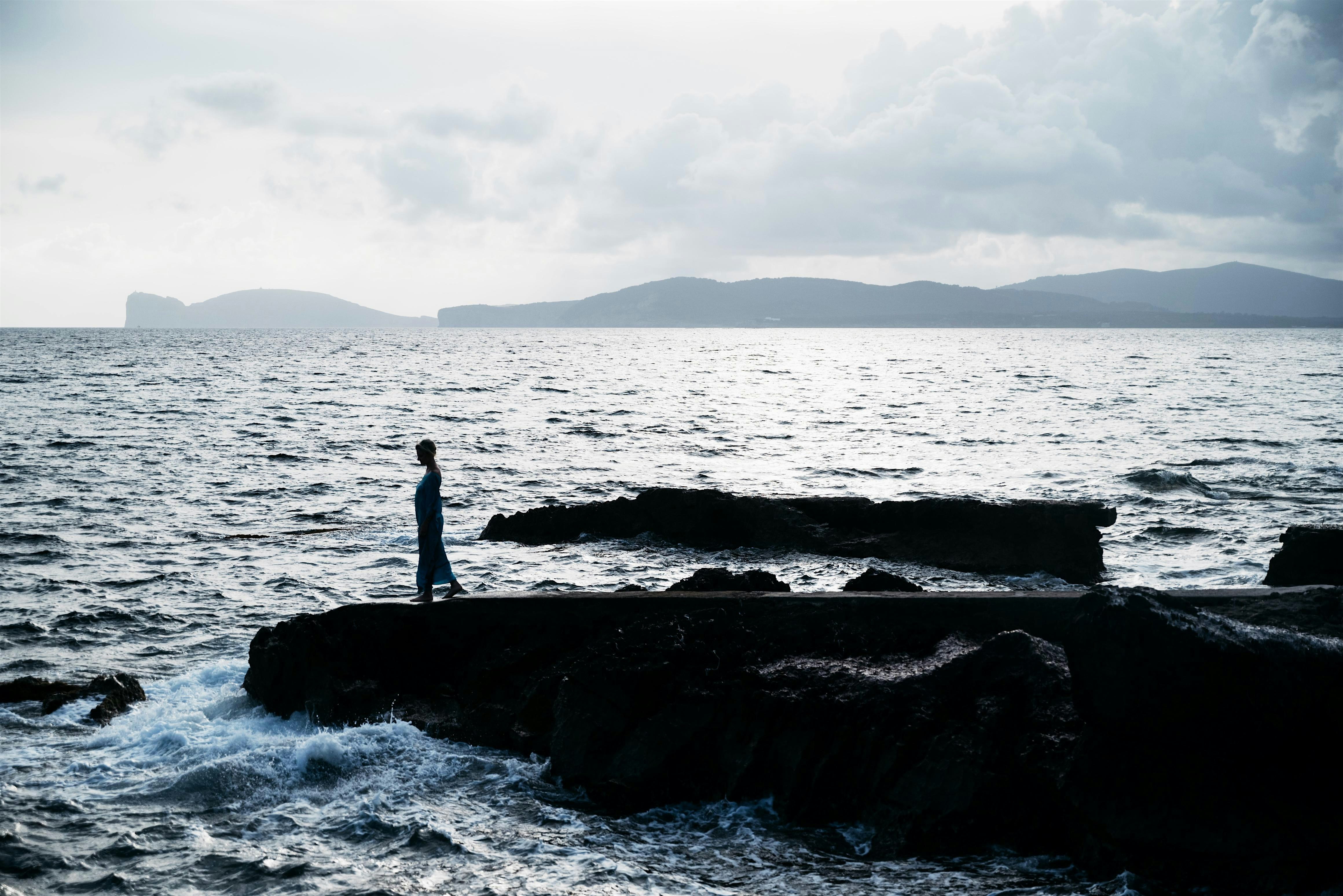 The Inner Compass: Aroma Point Practices for Navigating Change